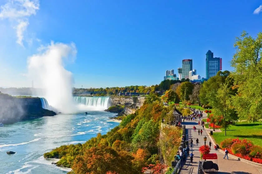 Best time to visit Niagara Falls compared by season
