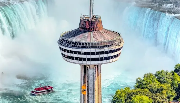 Seasonal views of Niagara Falls throughout the year