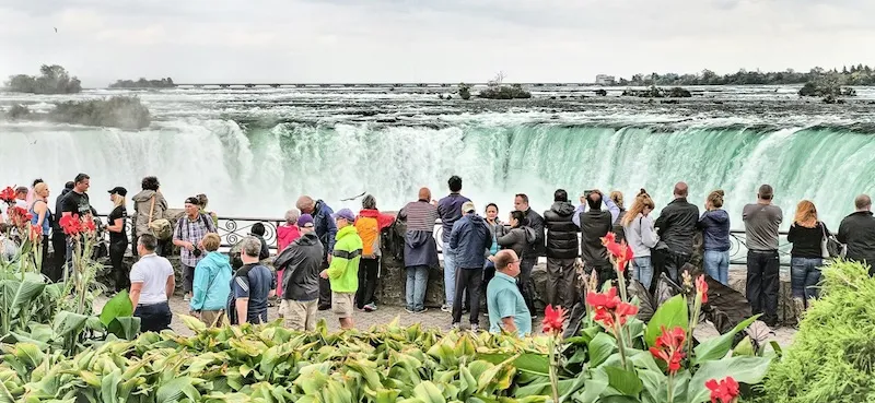 Exploring Niagara-on-the-Lake and nearby attractions during a 3-day Niagara Falls trip