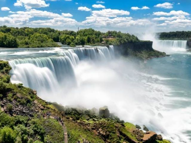 Small Group Tour for up to 12 People｜USA Thousand Islands + Niagara Falls 3-Day Tour (1-Night Stay at Falls View Hotel)