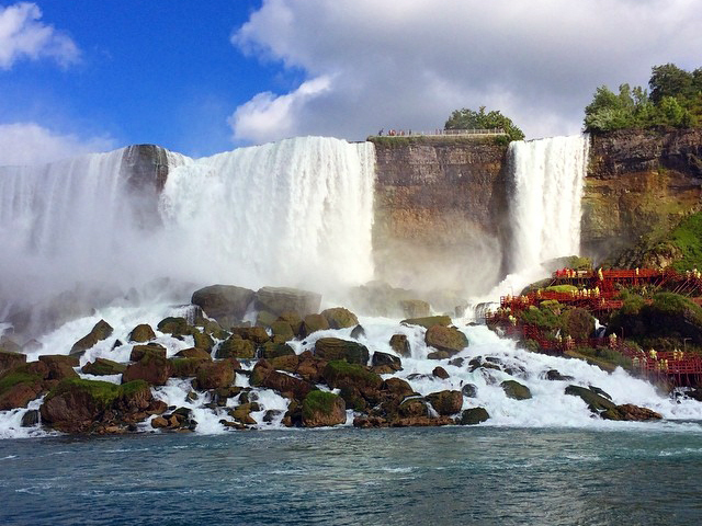 Three-day multi-city tour including Washington D.C., Philadelphia and Niagara Falls highlights